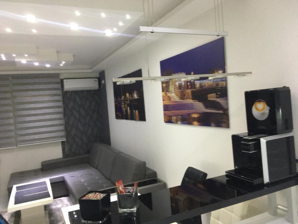 Grey Apartment Ниш Екстер'єр фото