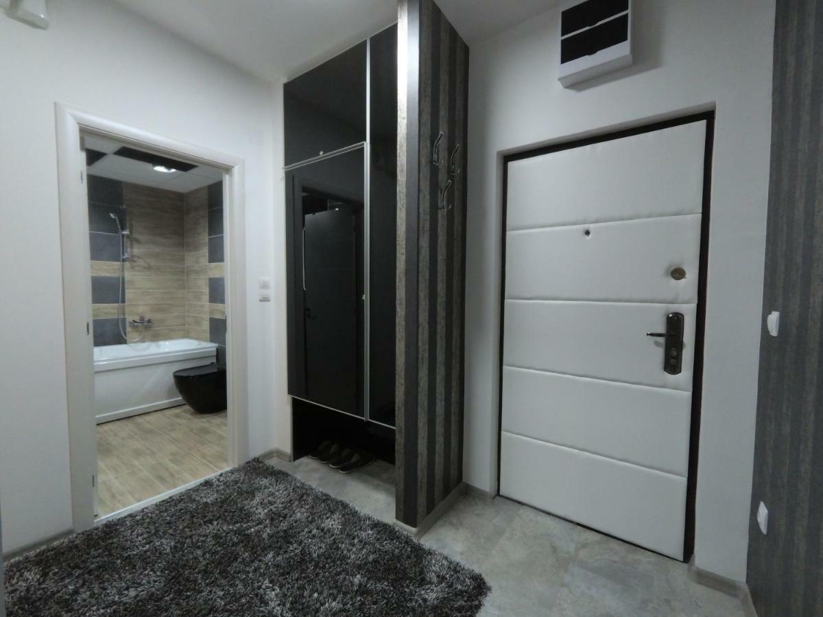 Grey Apartment Ниш Екстер'єр фото